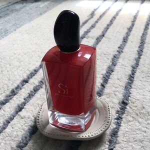 Giorgio Armani Si Passione Red Bottle
